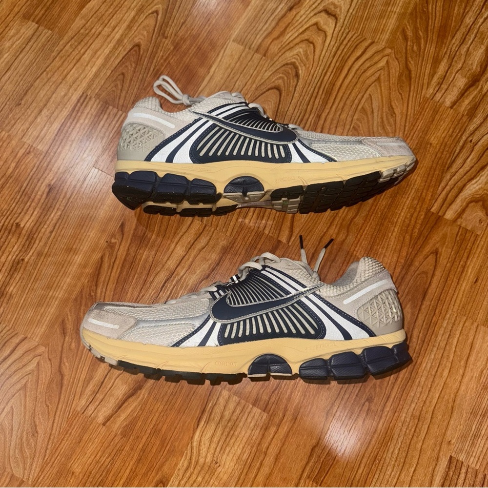 💥OPEN 2 OFFERS💥 Nike Zoom Vomero 5 USED/NO SOLES